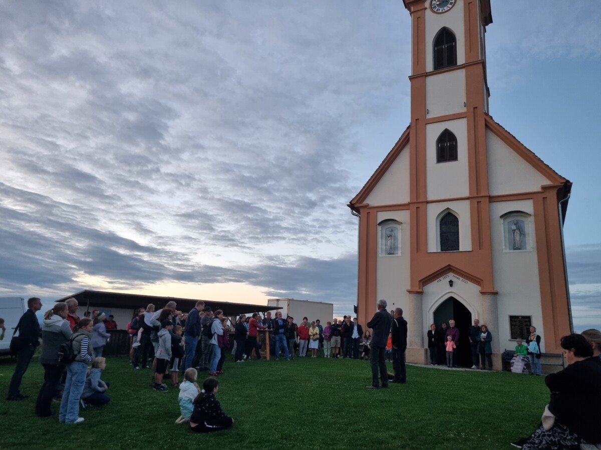 Von der Dreifaltigkeitskapelle aus hat man einen herrlichen Rundumblick über das Grazer Becken